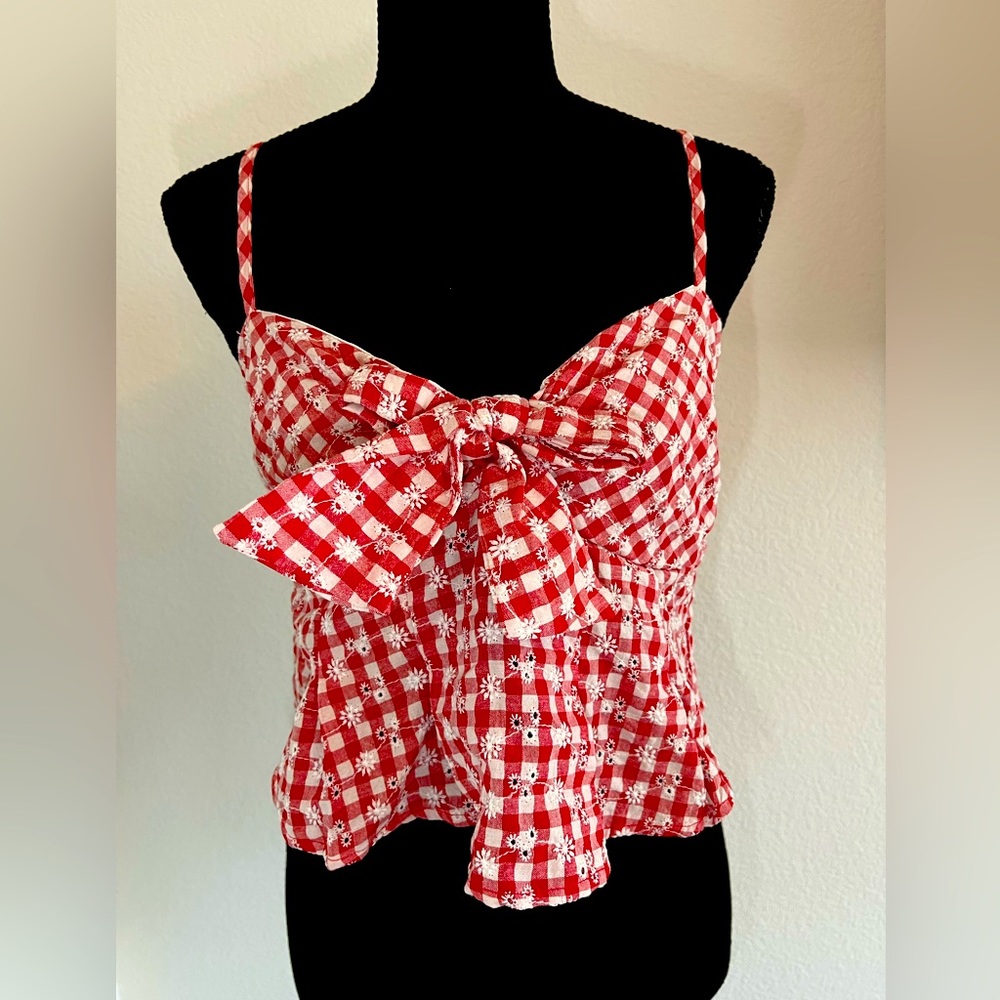 Kirious Red and White Gingham Print Sweetheart Neckline Spaghetti Strap Crop Top
